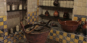 Dicen que en esta cocina, la del ahora ex convento de Santa Rosa, en Puebla, nació el mole. // Foto: Especial.
