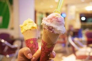 Por lo regular el helado contiene más grasa que el gelato. // Foto: Especial.