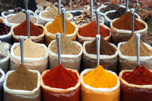 Tanto a la mezcla de especias como a los platillos que se preparan con ella se les llama curry y existe una gran variedad de ellas. // Foto: Especial.
