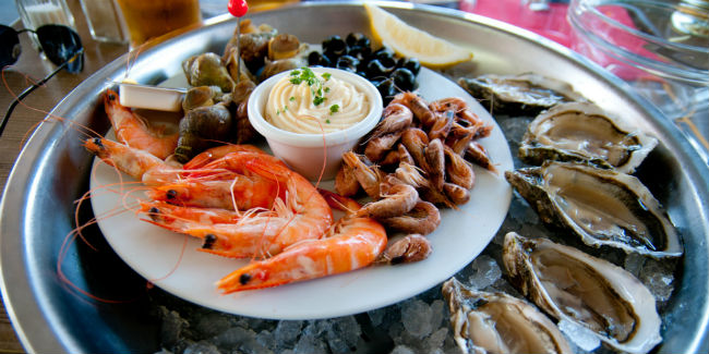El Muscadet es ideal para acompañar grandes bandejas de mariscos y conchas. // Foto: Especial.