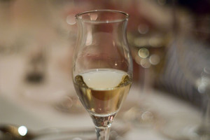 La grappa se sirve en pequeñas copas. // Foto: Especial