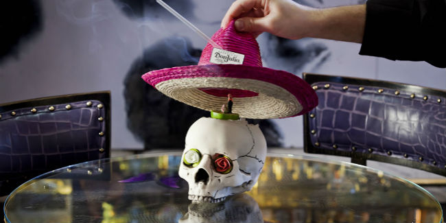 El coctel 'Aquí estoy', servido con tequila, es una de lasómicas creaciones de Artesian. // Foto: www.artesian.co.uk