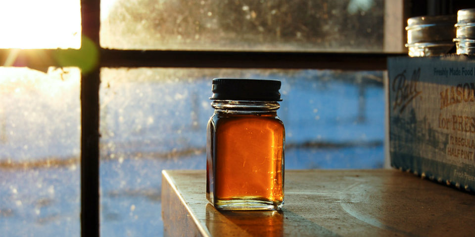 La miel de maple es un buen sustito del azúcar. Endulza 1.5 más veces que ella. // Foto: Especial.