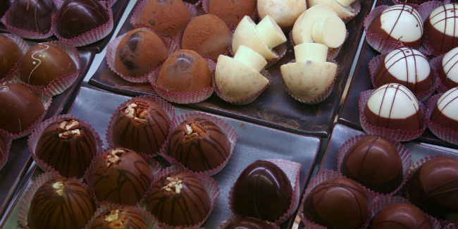 A mediados del siglo XIX se comenzó a usar el chocolate para preparar golosinas y dulces.