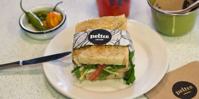 Los sándwiches y tortas son las estrellas de Peltre. // Foto: Peltre (Facebook)