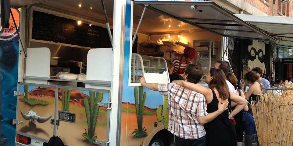El Tacot es uno de los food trucks que ofrecen comida mexicana en las calles de la Ciudad Luz. // Foto: El Tacot (Facebook)