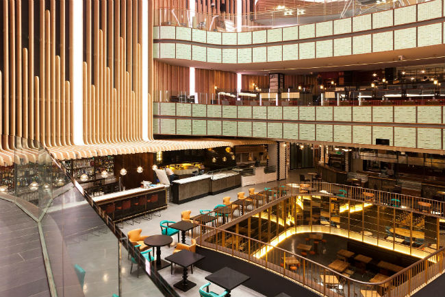El nuevo 'food hall' español cuenta con un  mil metros cuadrados de espacio distribuidos en cinco pisos. // Foto: Platea Madrid (vía Facebook).