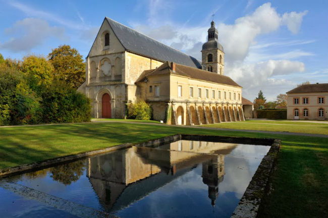 La abadía de Hautvillers, en Champagne, Francia, es la cuna del vino espumoso.
