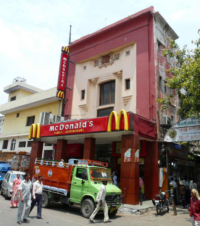 Del McDonald’s, claro, no iba a ser Movistar. Este está en la ciudad India de Delhi. Fotografía: Varun Shiv Kapur (CC)