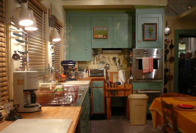 La cocina de Julia fue diseñada especialmente para ella; las alacenas y muebles se encuentran a mayor altura. // Foto: F Delventhal (Creative Commons).