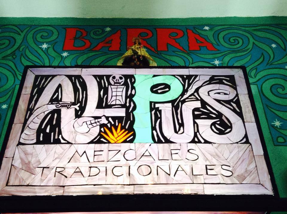 En el corazón de Tlalpan, Barra Alipús ofrece una amplia selección de mezcales // Foto: Alipús (Vía Facebook).