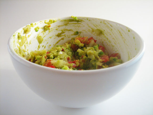 El aguacate es el ingrediente principal del guacamole. // Foto: Craig Dugas (Creative Commons).