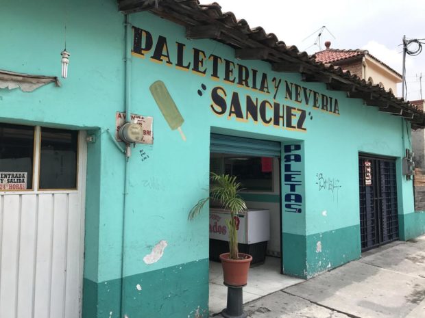 Paletería y nevería Sánchez, donde según internet venden la torta de helado. Todas las fotos son del autor.