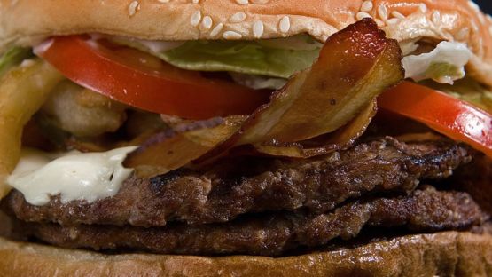 La carne es una de las principales bases de esta dieta, además de semillas y verduras altas en fibra.