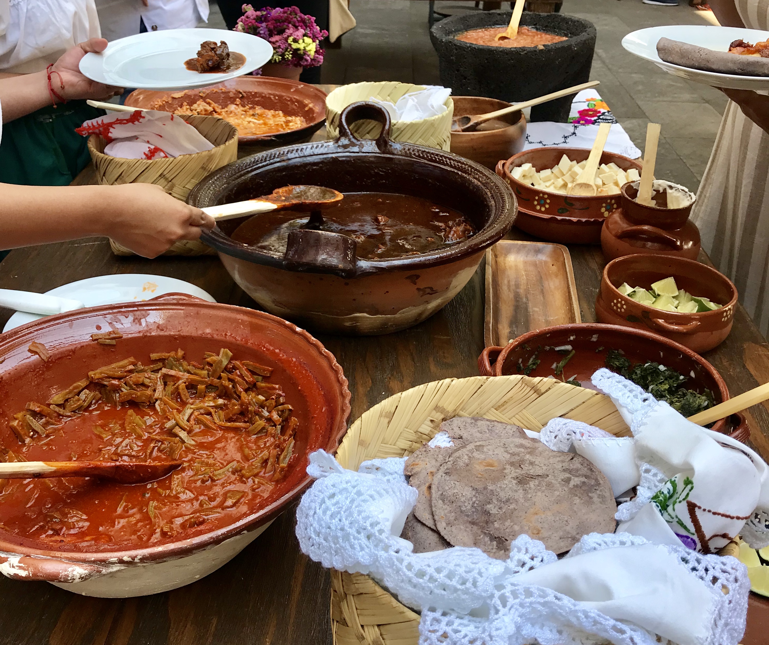 Mesa de gastronomía mexicana, cocina michoacana.