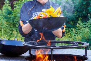 cómo saltear en un wok para hacer un gran arroz frito