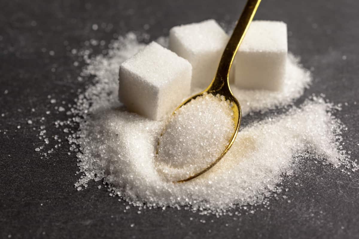 Azúcar, un remedio efectivo para quitar lo salado a la comida| Foto: fabrikasimf / Freepik