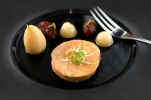 El foie gras es un paté elaborado con el hígado picado de un pato o ganso sacrificado