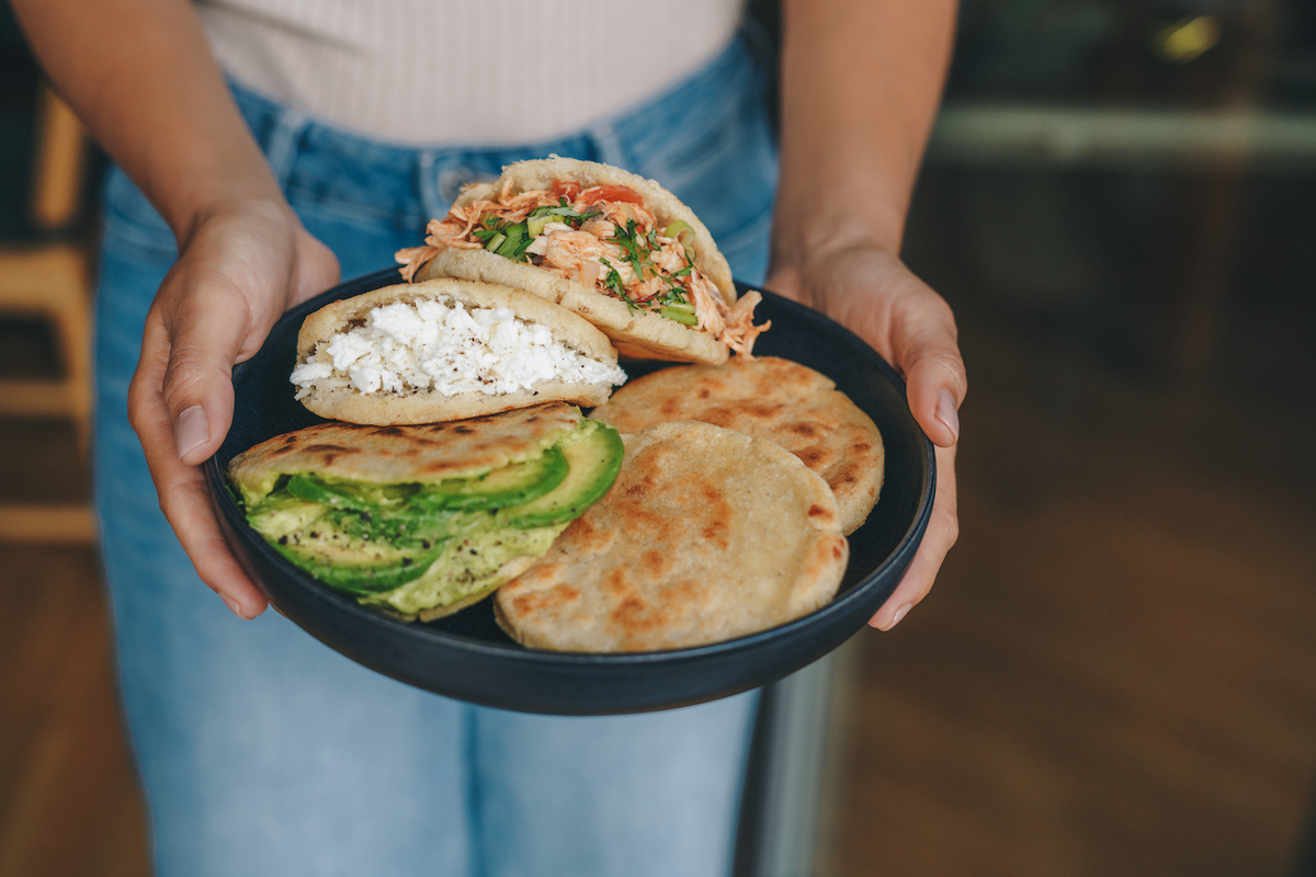 Cómo hacer arepas venezolanas tradicionales. Prepara una típica