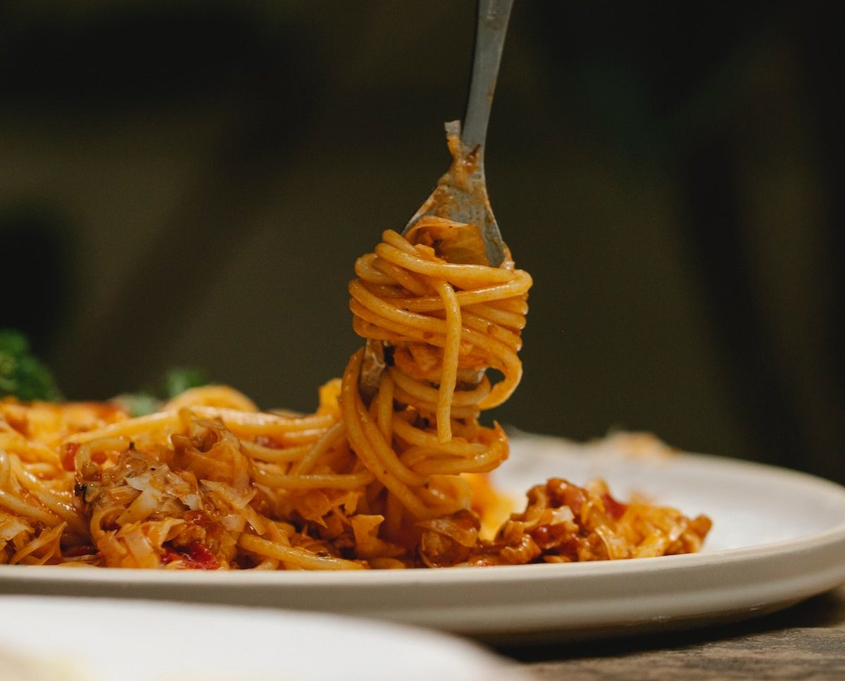 Receta fácil de espagueti a la boloñesa con carne molida