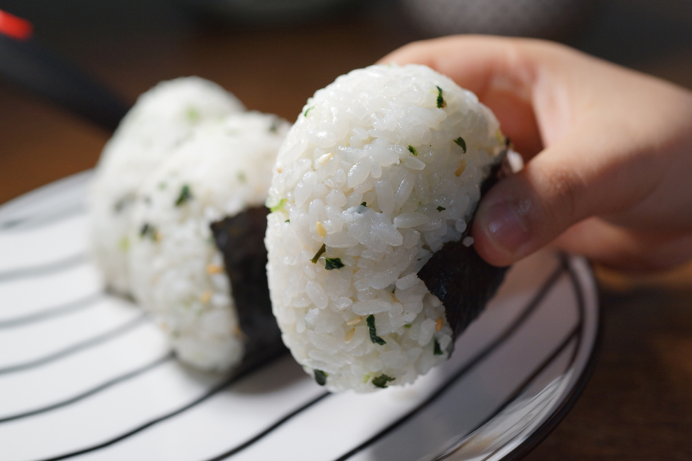 Onigiri bola de arroz gastronomía japonesa