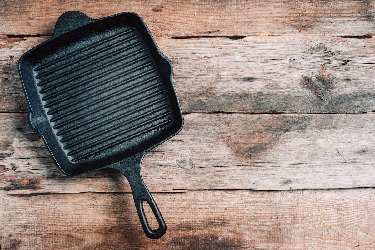 Sartén grill o parrillera, es el utensilio que se usa para hacer waffle en sartén