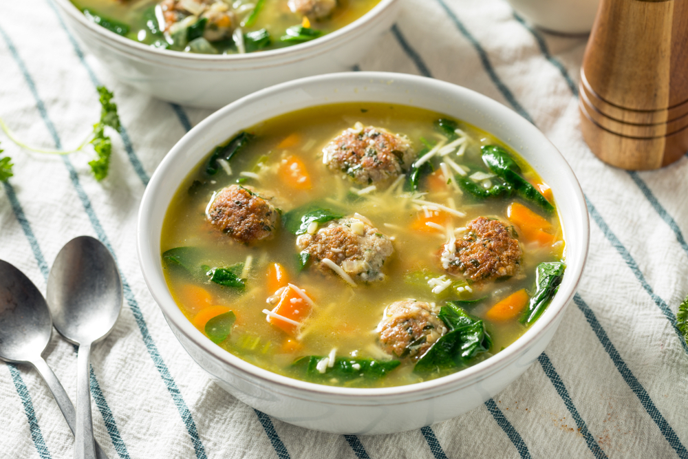 Sopa de albóndigas