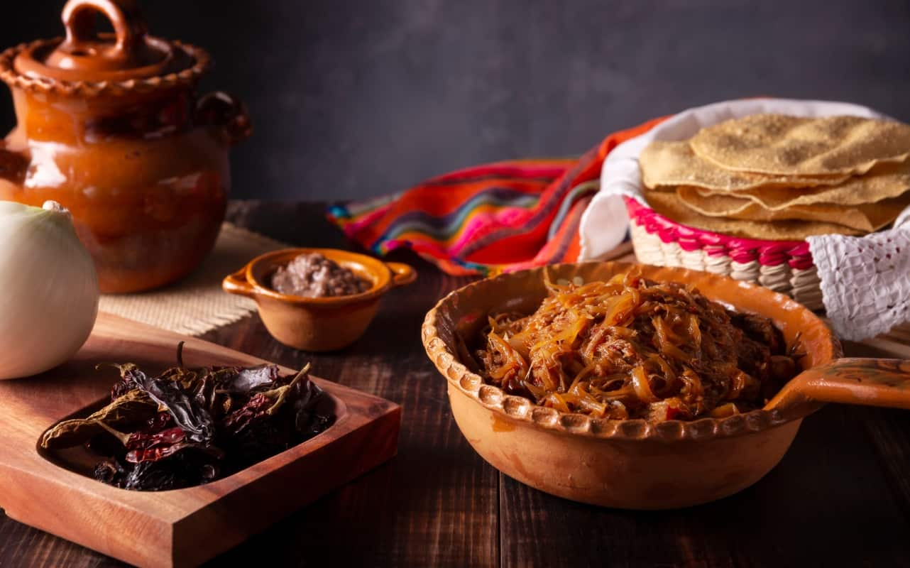 Recetas de guisados para tostadas mexicanas. 