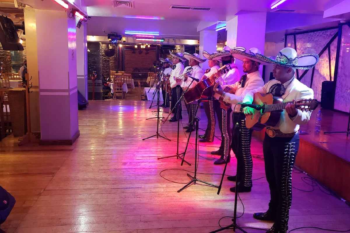 El Lugar del Mariachi está ubicado en el corazón de la Zona Rosa.