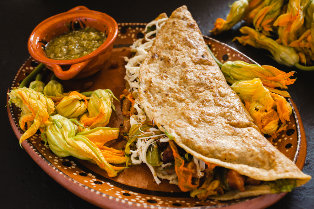 Quesadillas con flor de calabaza