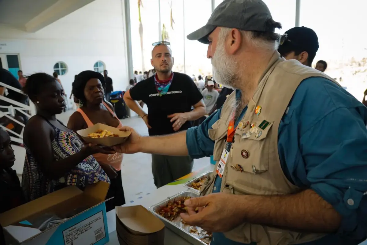 cocinero altruista ayuda en Acapulco