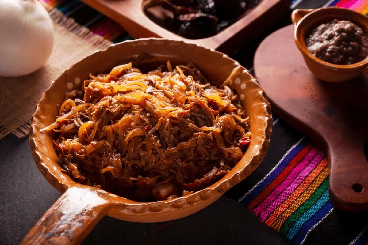 Guisados mexicanos para rellenar quesadillas fritas
