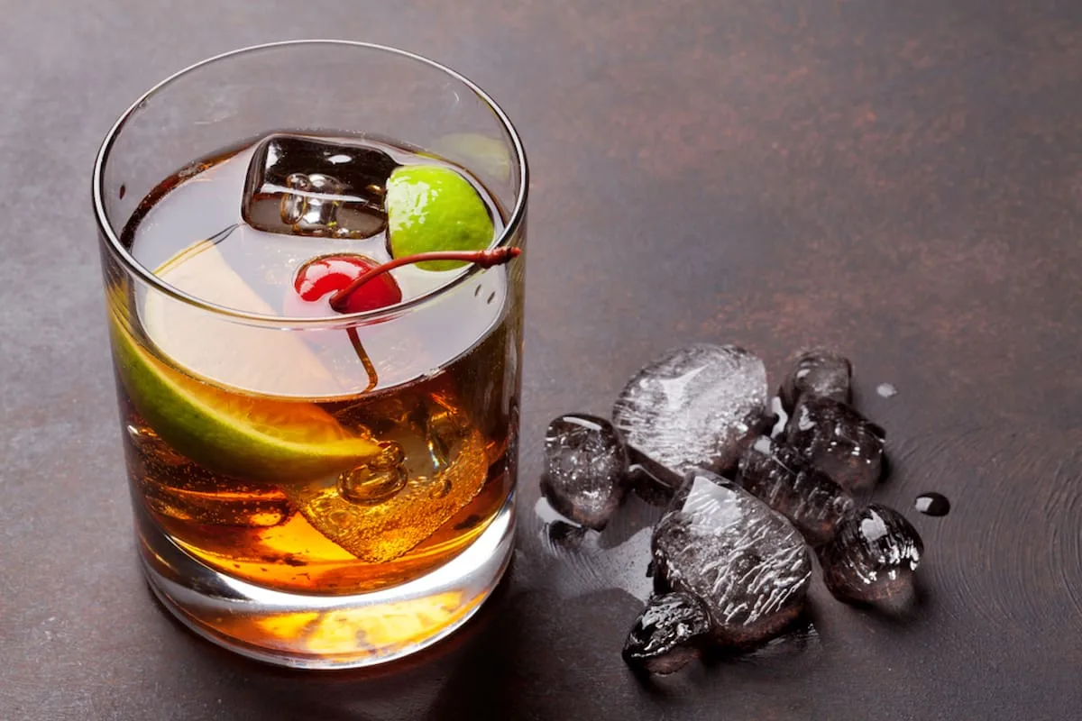 Cuba libre con licor de cereza