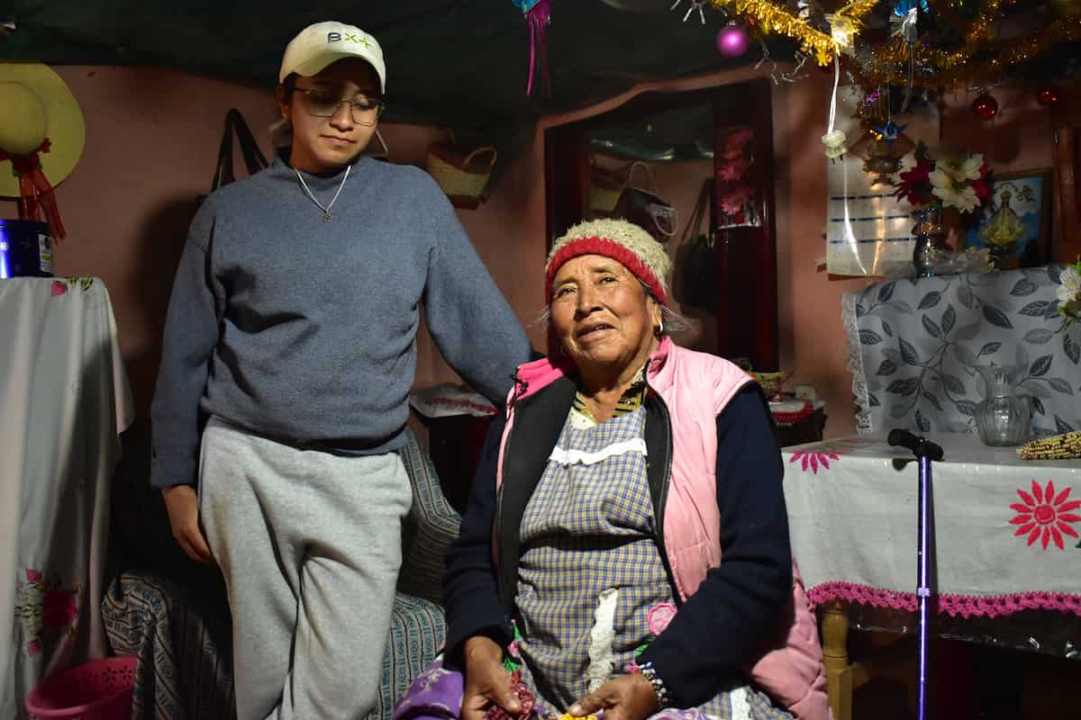 Montserrat Vazquez (izq) y Maria Francisca González (derecha) productora de maíz criollo mazahua y maestra tortillera de Nixcome.
