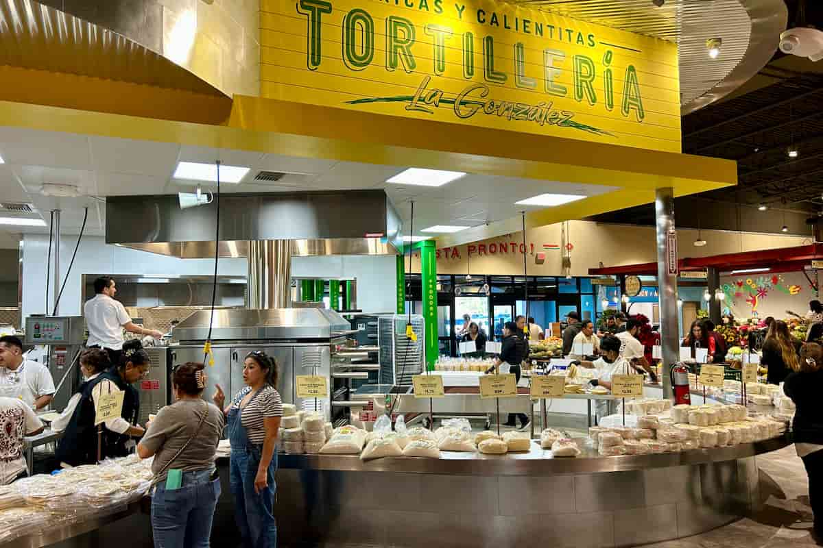 Mercado González, un mercado gourmet en Estados Unidos de comida mexicana