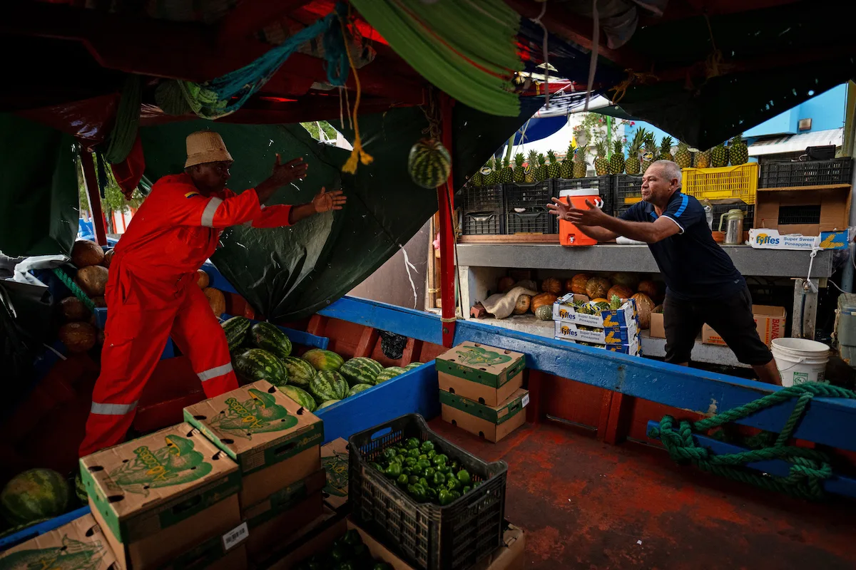 Mercado flotante de de Willemstad | Foto: Federico Parra / AFP