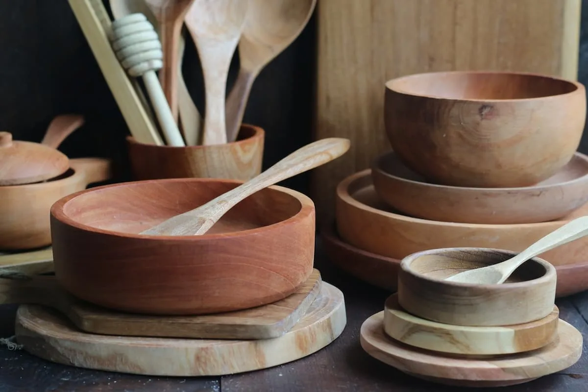 Vajilla de madera: platos de madera, tazones de madera, cubiertos de madera