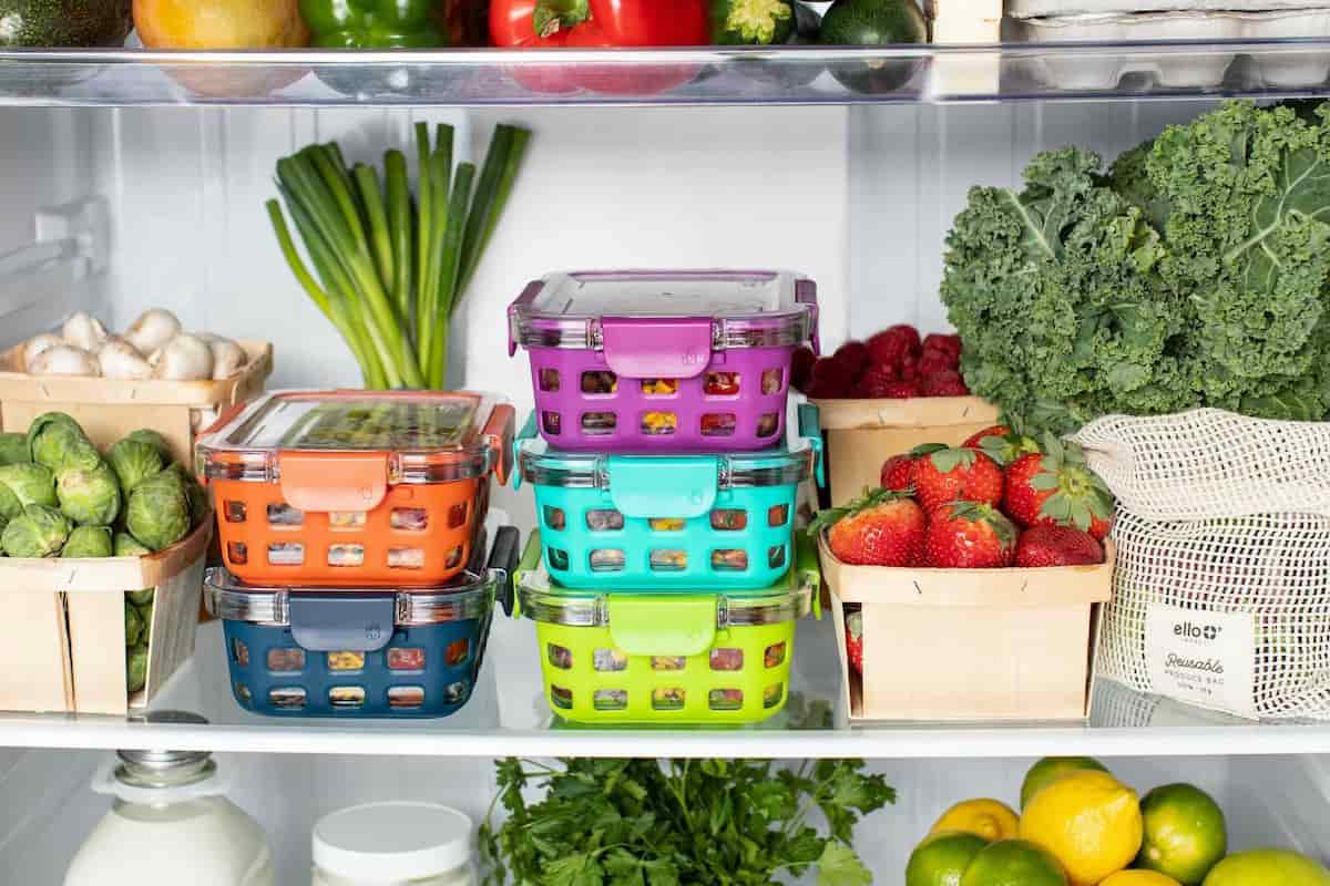 cómo se deben almacenar los alimentos en el refrigerador