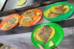 El Califa de León, la taquería mexicana ganadora de una estrella Michelin 2024 | Foto: Diana Figueroa / Google Maps