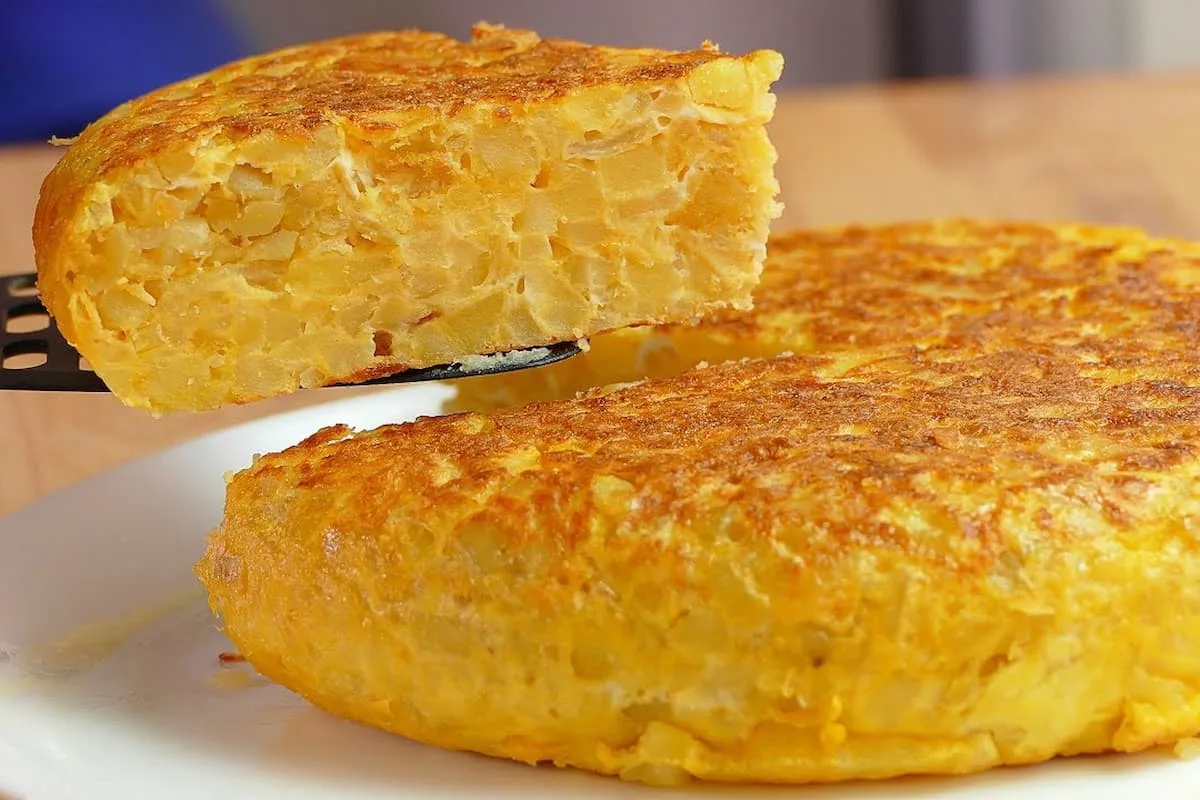 cómo tener una omelette de patatas esponjosa