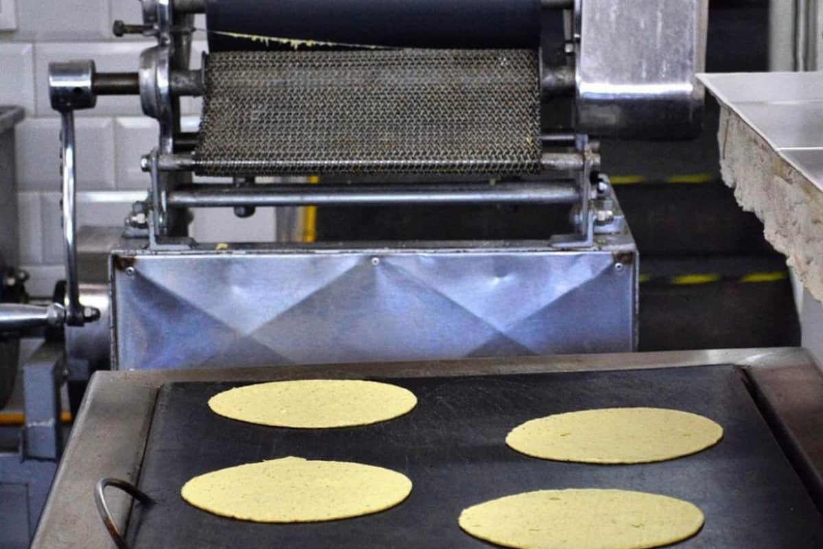 Producción de tortillas en  la taquería El Califa de León | @califadeleon