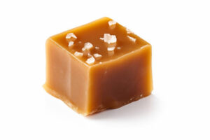 El toffee, tofe o tofi es un dulce que se elabora caramelizando azúcar junto con mantequilla. / Foto: iStock