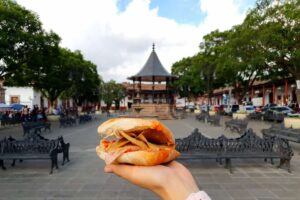 Santa Clara del Cobre te espera con una rica torta de tostada.