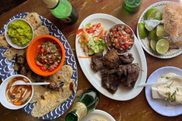 Delicias Típicas Salvadoreñas que no te puedes perder en El Restaurante Basurero