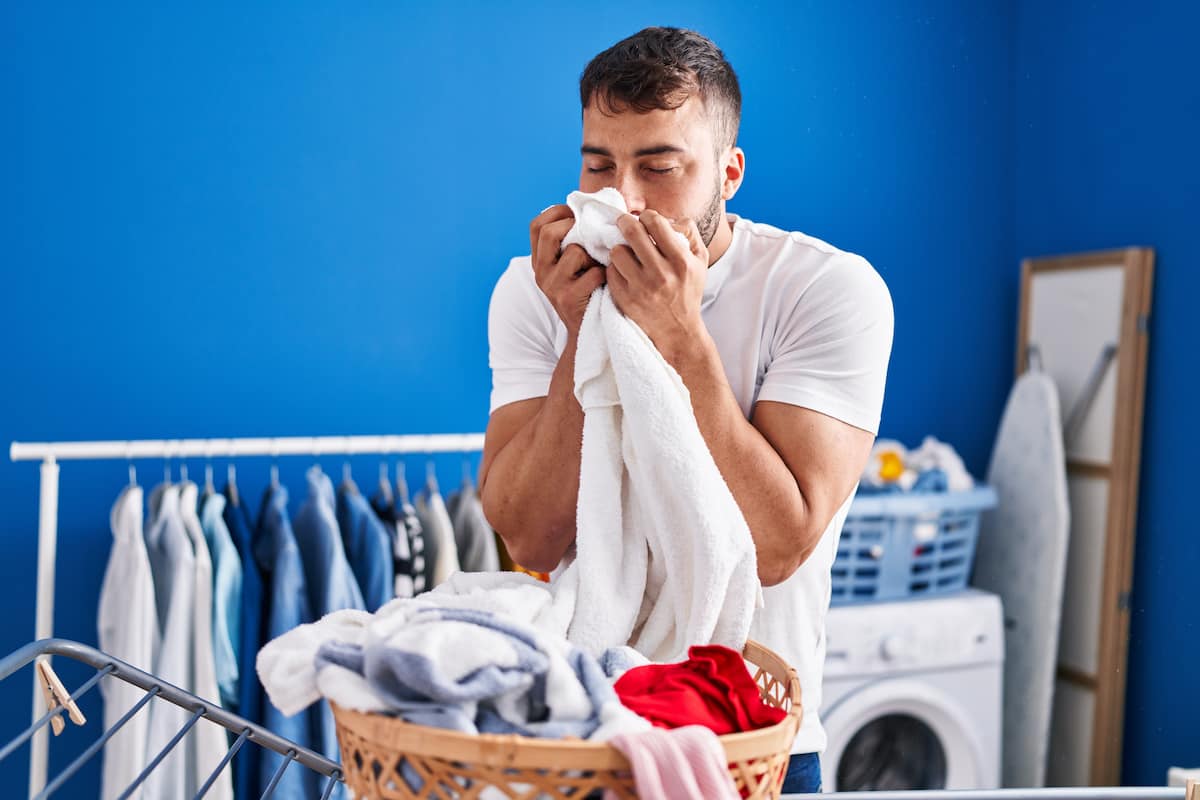 cómo quitar el mal olor de la ropa