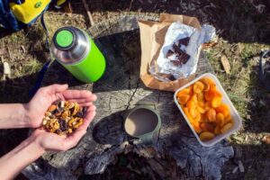 Ideas de comidas y snacks para acampar.