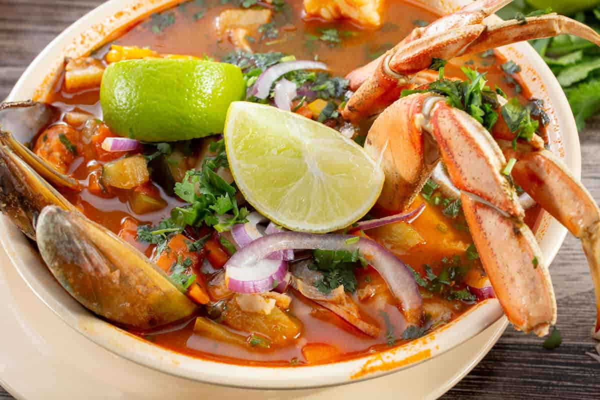 Receta veracruzana de caldo de crustáceos