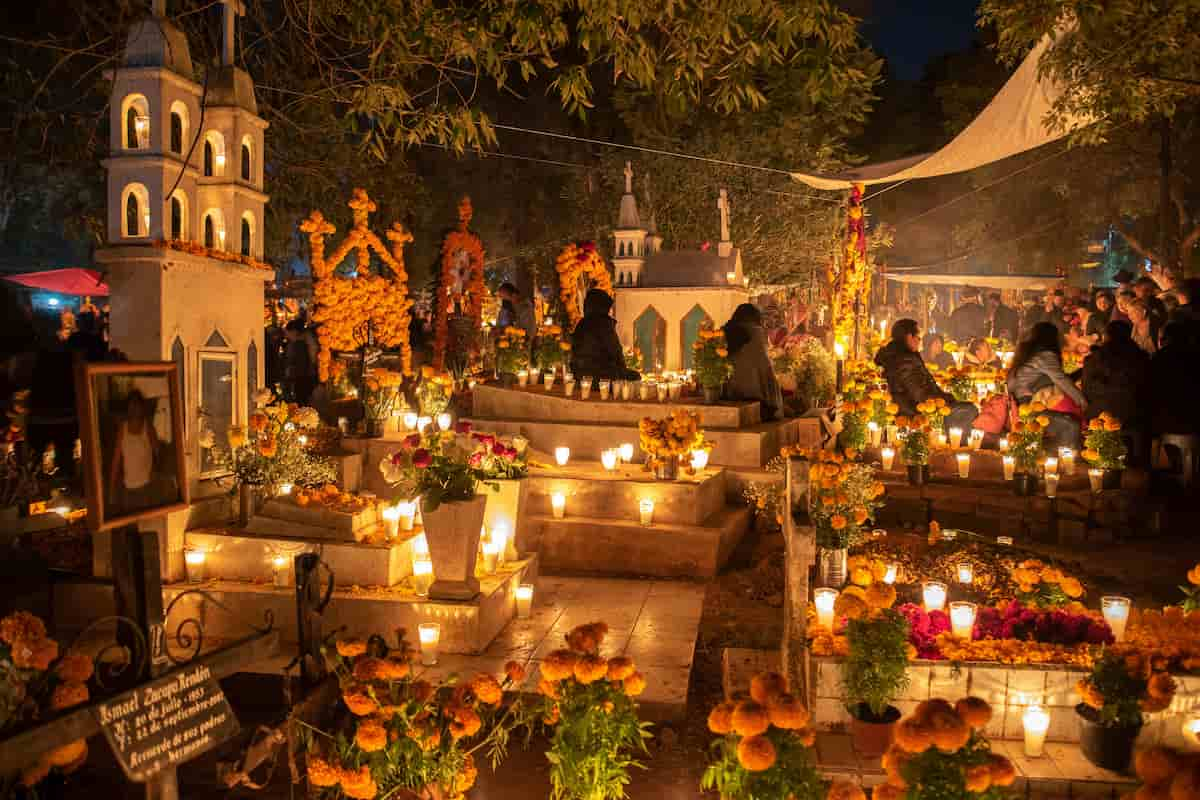 el costo de poner un altar  de Día de Muertos sigue en aumento 