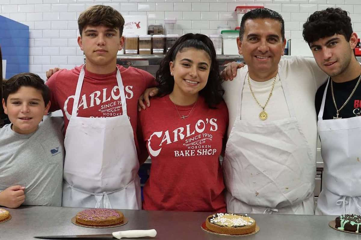 Cake Dynasty el programa de televisión del jefe pastelero en el que prepara a sus hijos para heredar su pastelería