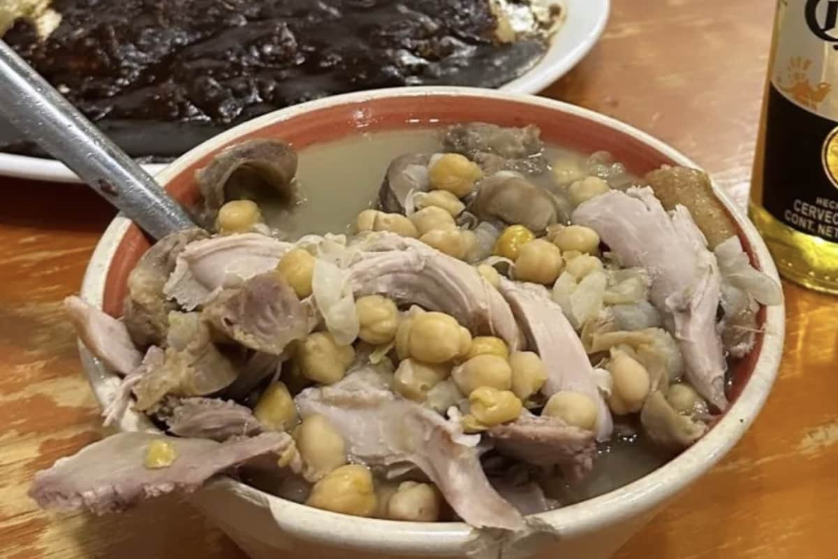 Apapáchate en estos lugares con las mejores sopas y caldos mexicanos.